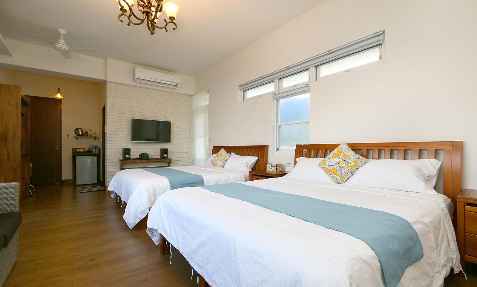 Coastline Azure B&B Тонхэ Экстерьер фото