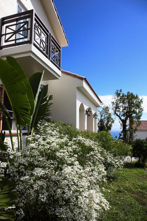 Coastline Azure B&B Тонхэ Экстерьер фото