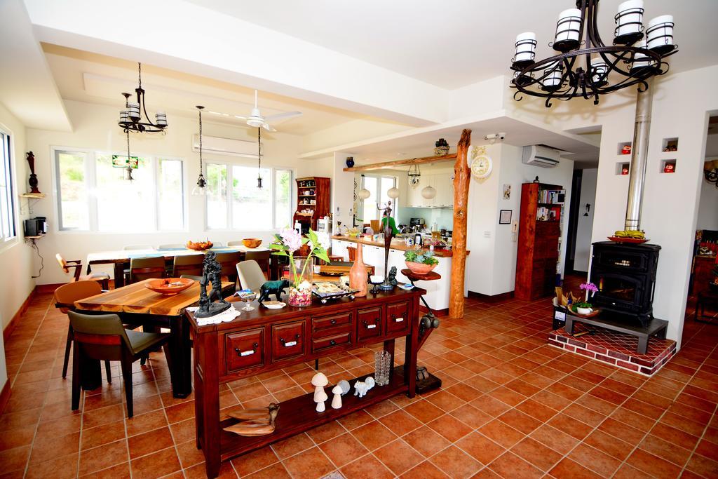 Coastline Azure B&B Тонхэ Экстерьер фото